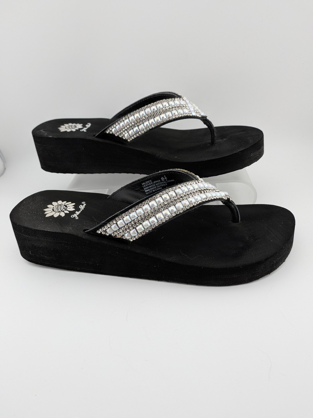 Yellow Box Women's Black Rhinestone V-Strap Sandals - Picture 2 of 6